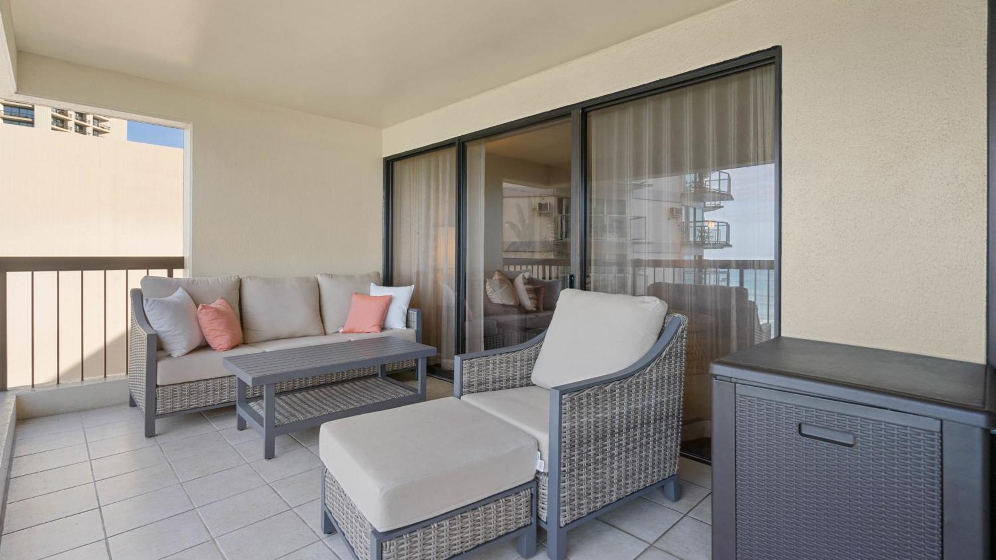 Luxury Oceanfront 2 Bedroom Apartment At Waikiki Beach Tower Honolulu Dış mekan fotoğraf