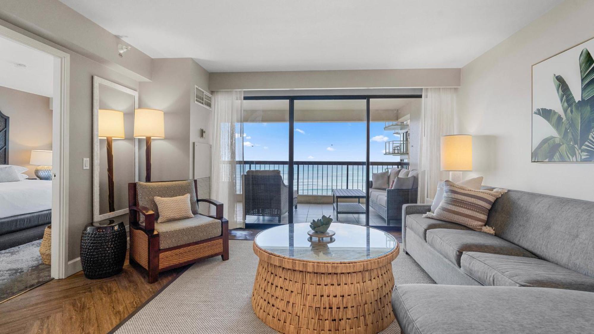 Luxury Oceanfront 2 Bedroom Apartment At Waikiki Beach Tower Honolulu Dış mekan fotoğraf